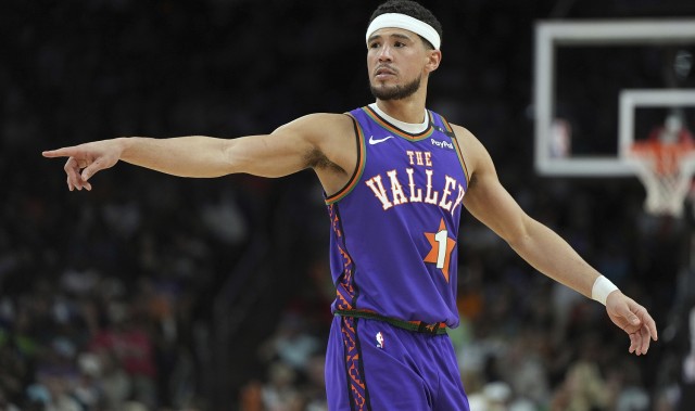 完美体育-掌控未来！Scotto：布克两年1.45亿的合同包括第二年的球员选项