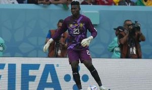 完美体育官方网站-太阳报：奥纳纳在赛后离场时推搡球迷，是出于对自身安全的考虑