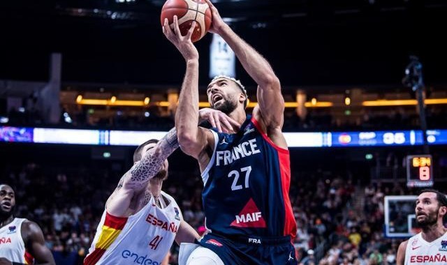 完美体育官方网站-再获银牌！法国继续倒在致命短板 输球心服口服