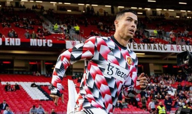 完美体育官网-英媒：C罗提前离场太自私，曼联可以下决心放弃他了